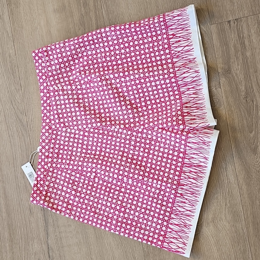 Trina Turk Wisteria Printed Shorts Passion Pink/Whitewash - Size 6 - Picture 6 of 6